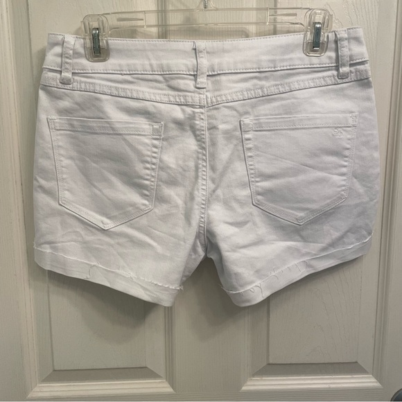 NWT Southern Tide White Denim Distressed Shorts Size 27 - Picture 2 of 7